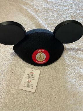 Adult Disney performing arts Mickey Mouse ears hat NWT
